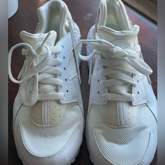 Nike Huarache white and cream worn once - Picture 2 of 9